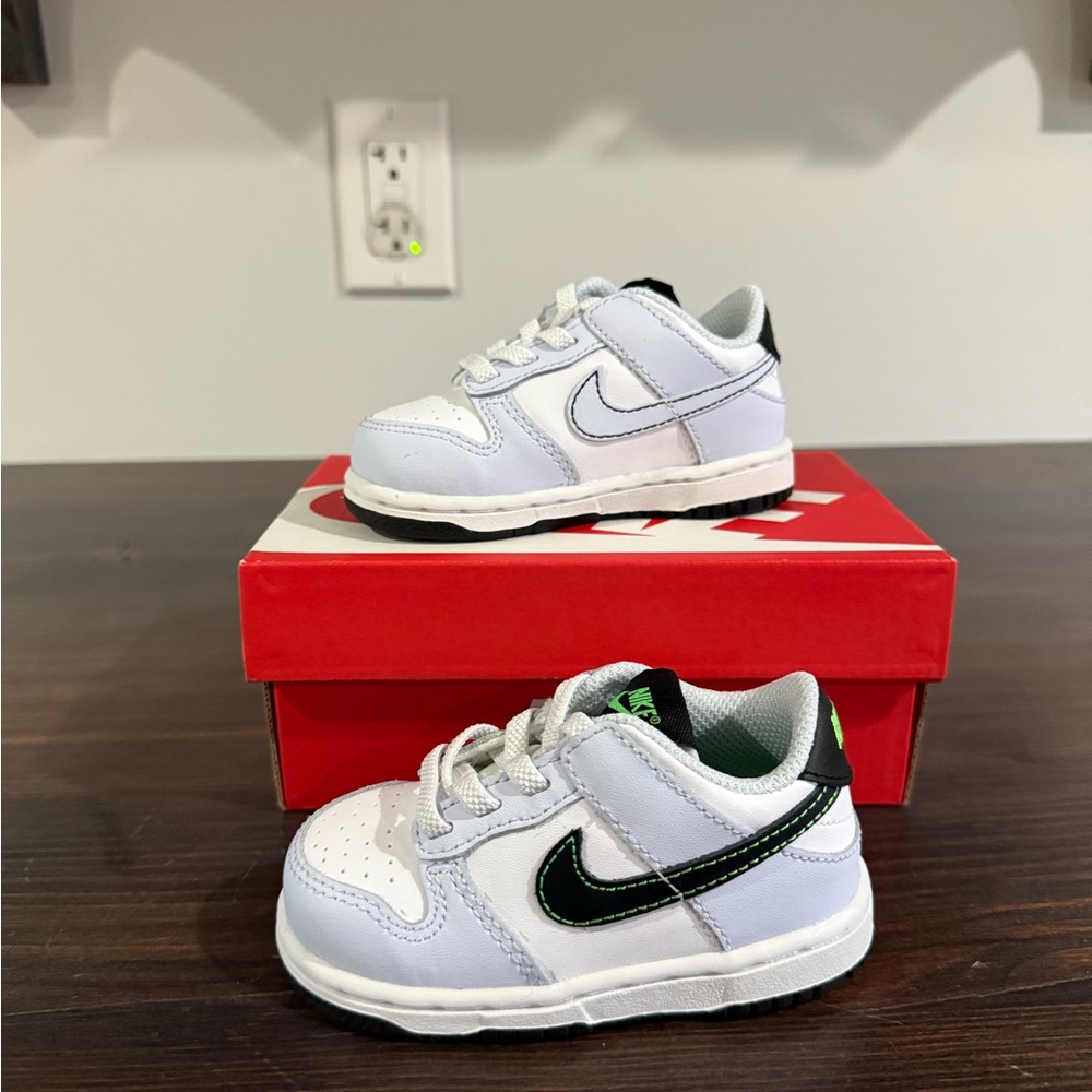NWT Nike toddler dunks